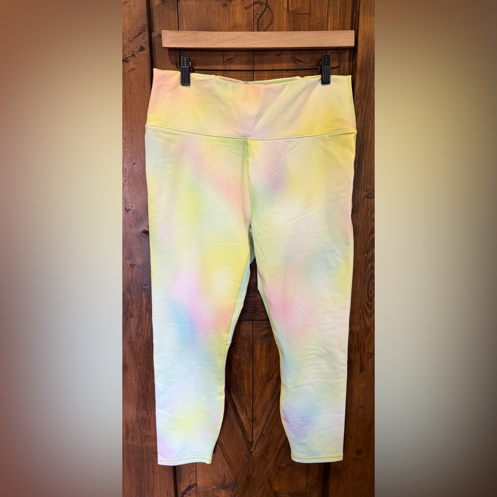 Fabletics Boost II PowerHold High-Waisted Legging in Blur/Lemon Creme